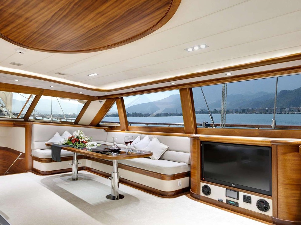 Saloon seating area onboard the Allesandro 1 gulet in Croatia