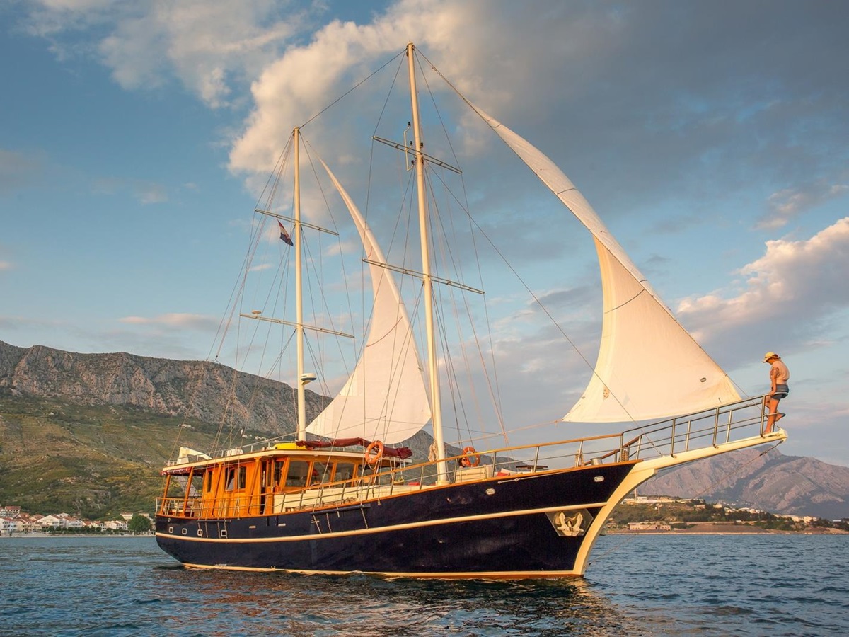 Front side view of Altair sailing in Croatia
