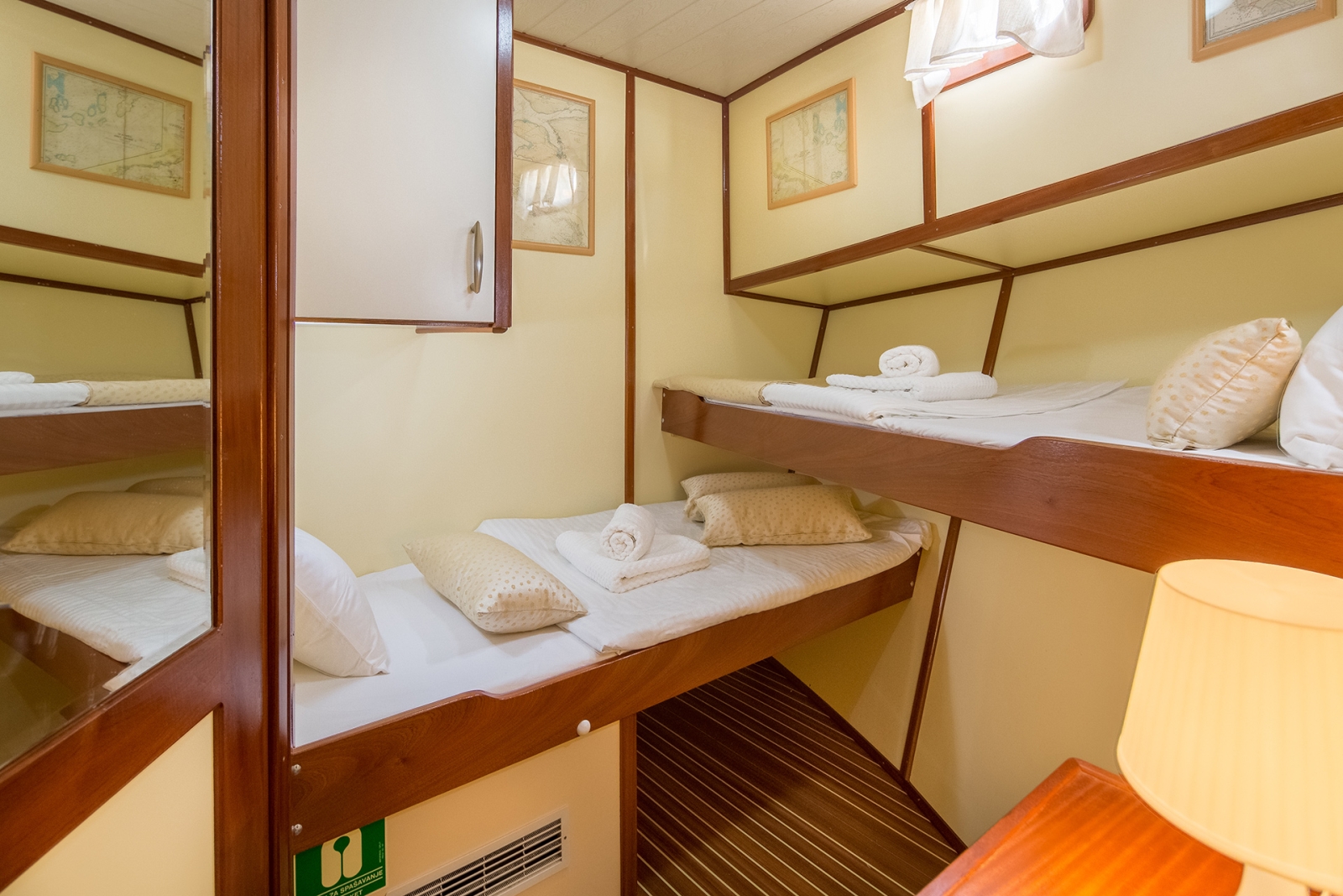 Twin cabin on board Altair in Croatia