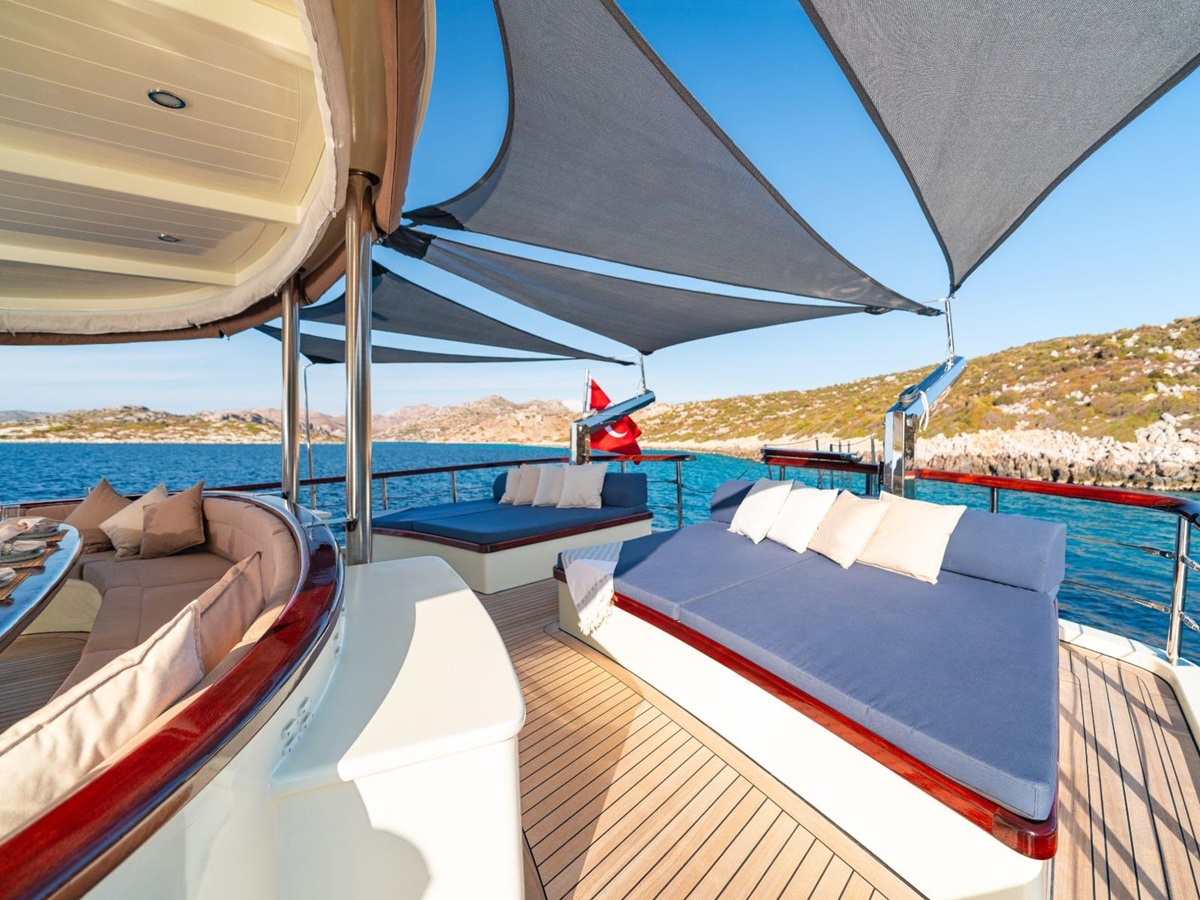Alfresco lounge on the aft deck of the Always Smile luxury gulet in Turkey