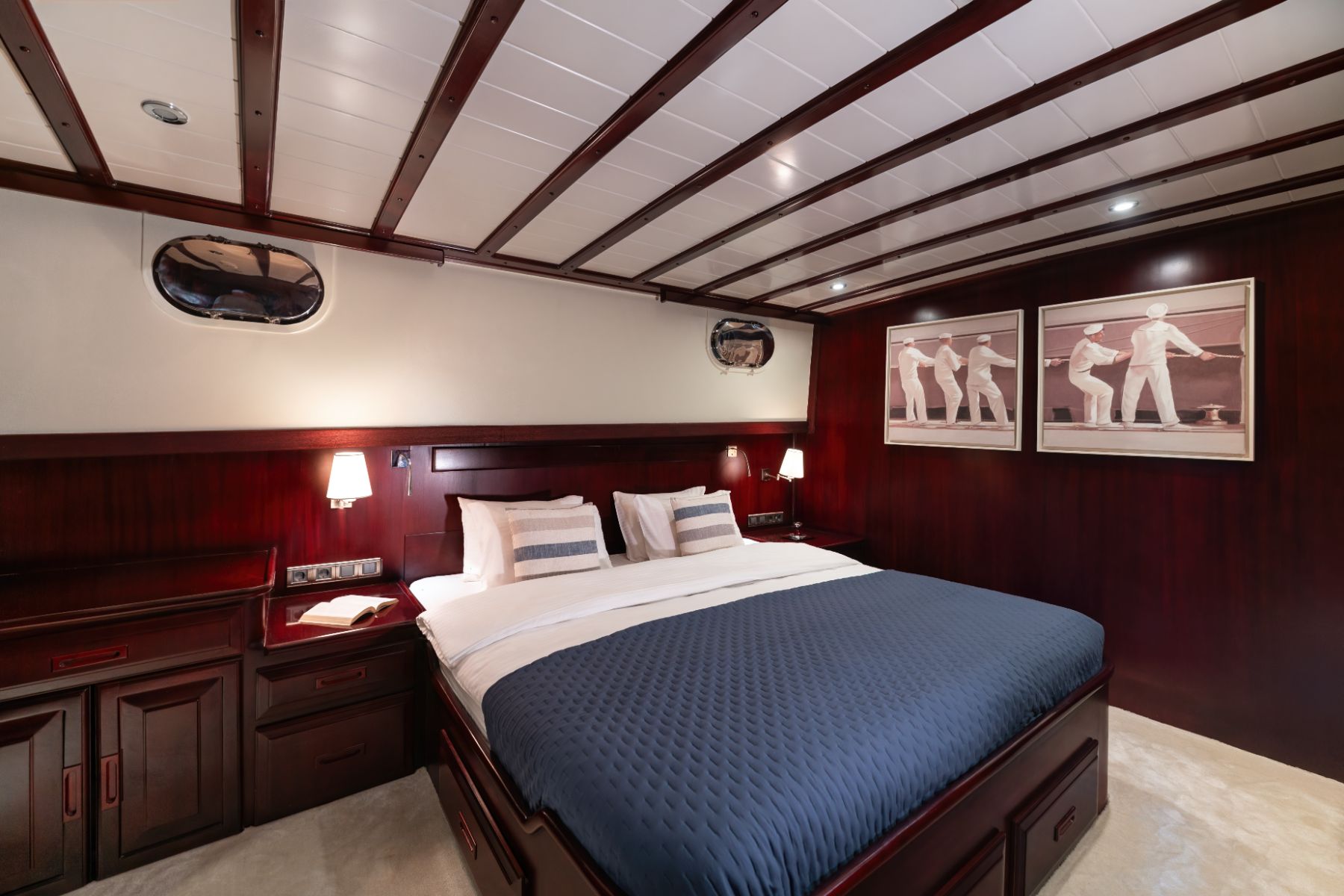 Double cabin onboard the Always Smile luxury gulet in Turkey