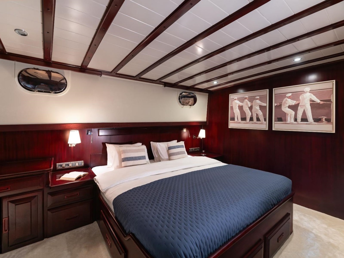 Double cabin onboard the Always Smile luxury gulet in Turkey