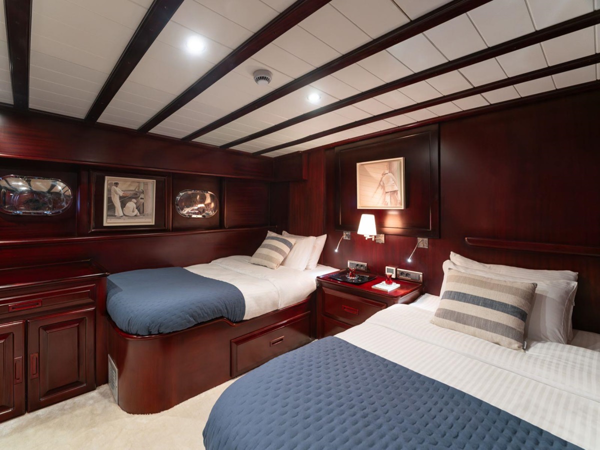 Twin cabin onboard the Always Smile luxury gulet in Turkey
