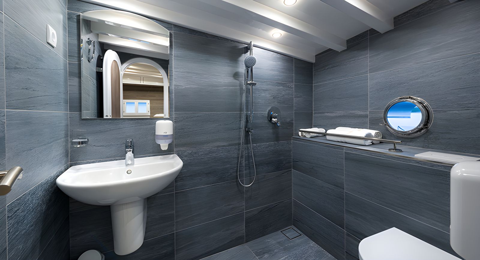 Ensuite bathroom onboard the Andjeo gulet in Coatia