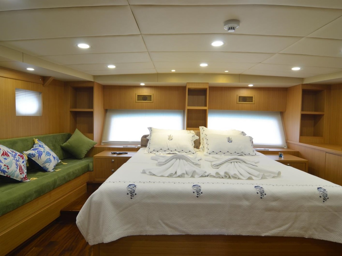 Master cabin on board Artemis in Turkey