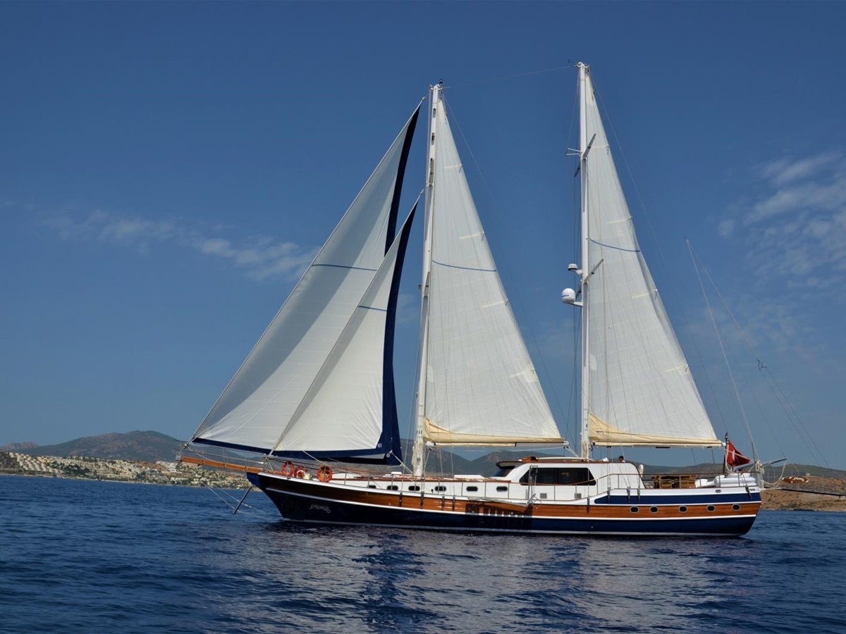 Artemis with sails up in Turkey