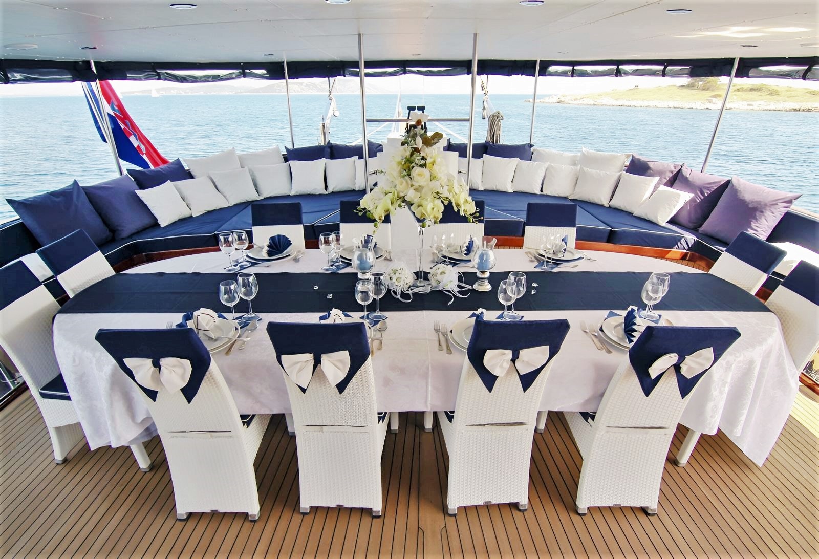 Alfresco dining table onboard the Aurum gulet in Croatia