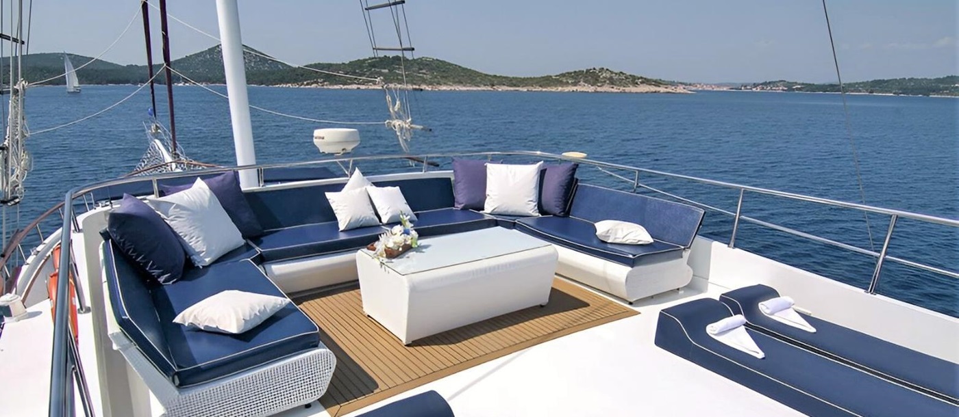 Alfresco lounge onboard the Aurum gulet in Croatia
