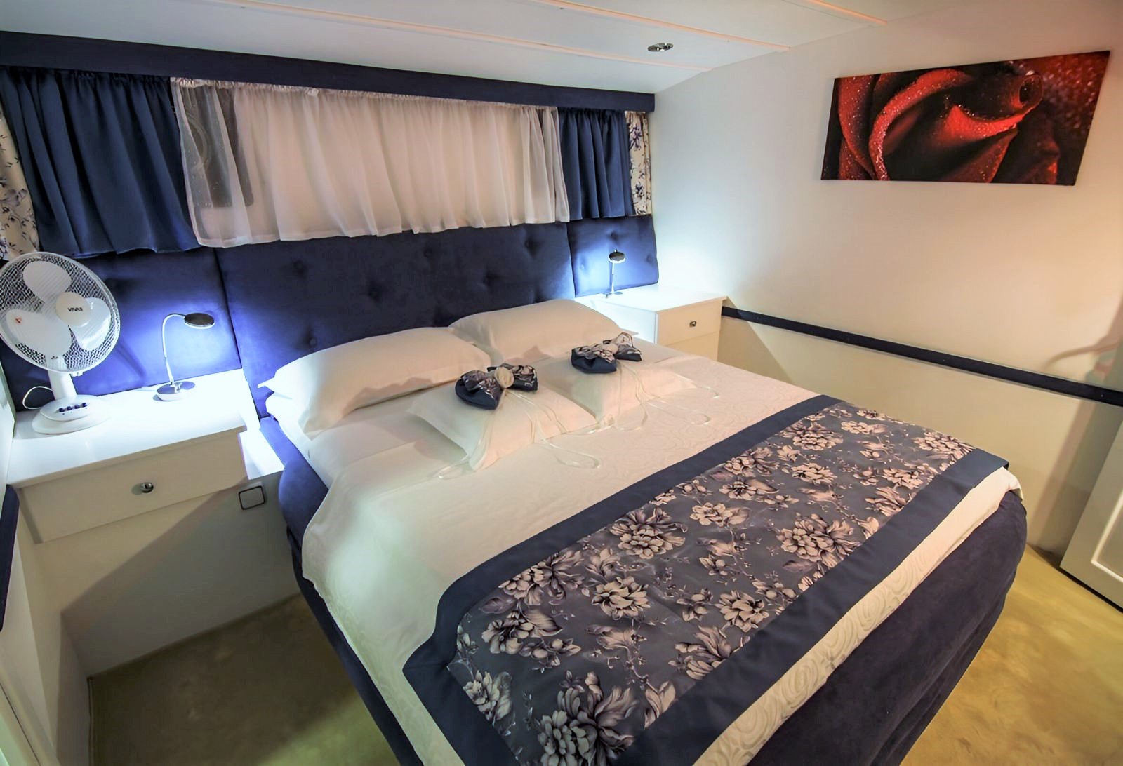 Double guest cabin onboard the Aurum gulet in Croatia