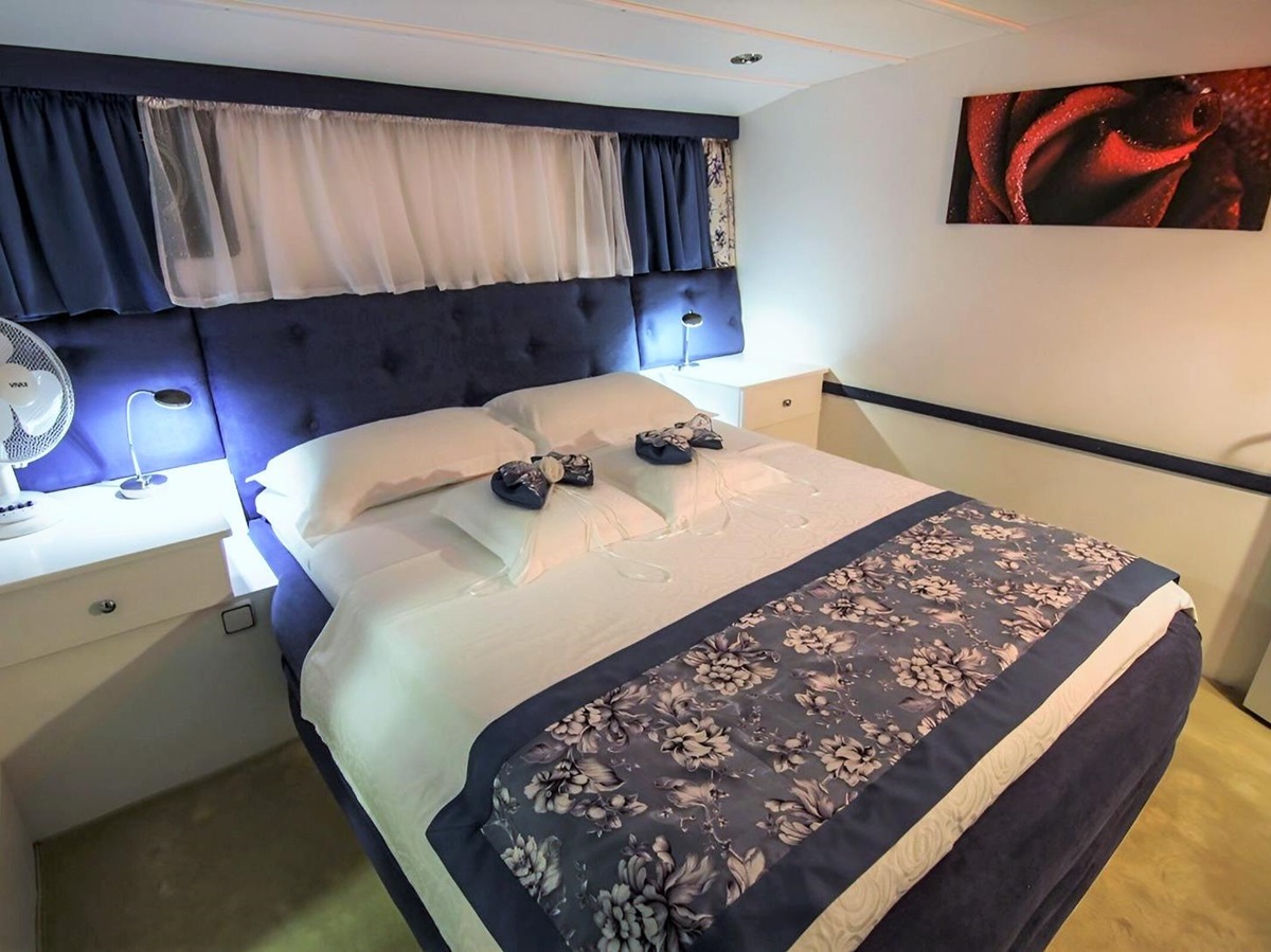 Double guest cabin onboard the Aurum gulet in Croatia