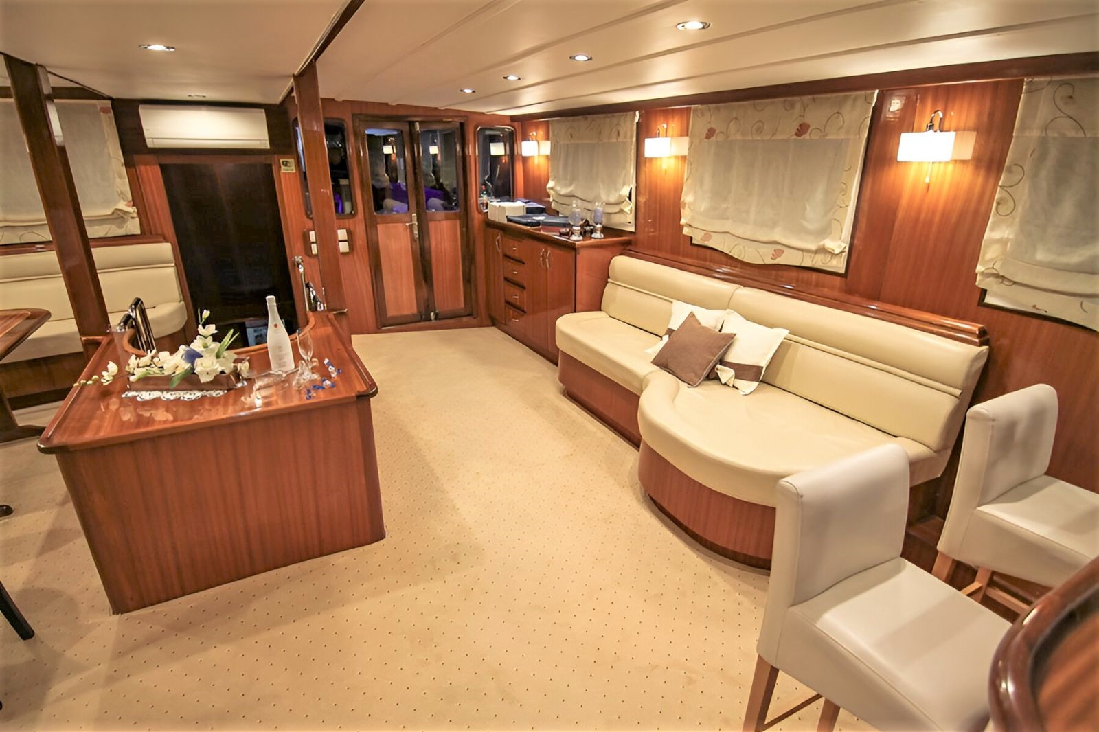 Indoor lounge and saloon onboard the Aurum gulet in Croatia