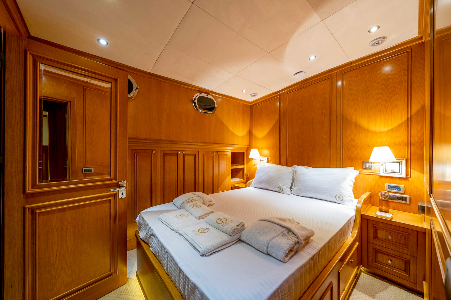 Double cabin onboard the Babylon luxury gulet in Turkey