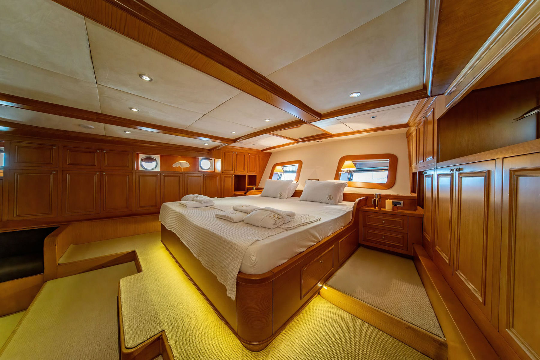 Main cabin onboard the Babylon luxury gulet in Turkey