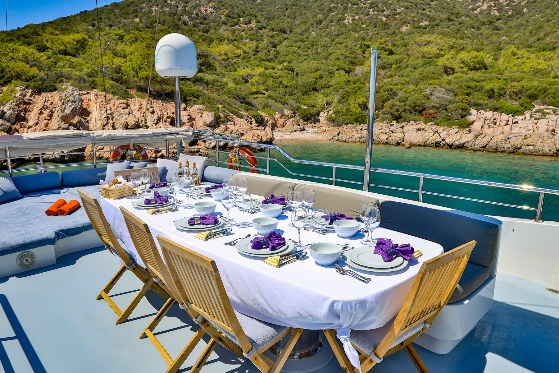 Alfresco dining table onboard the Gulmaria luxury gulet in Turkey