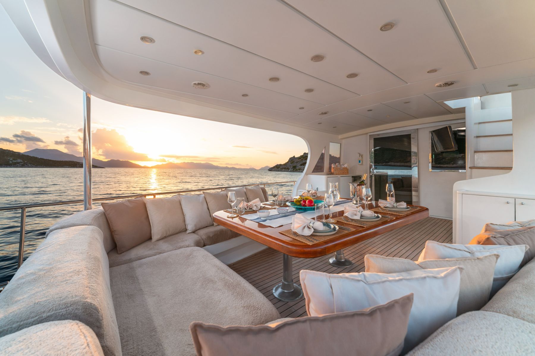 Alfresco dining onboard the Caneren luxury gulet in Turkey