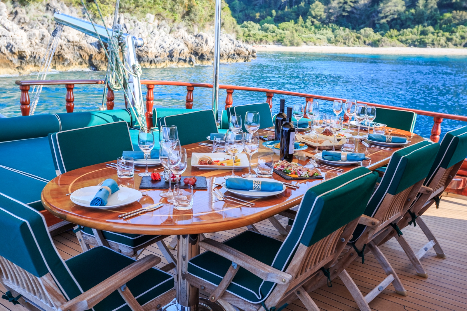 Set dining table for eight onboard the the luxury gulet Carpe Diem 7