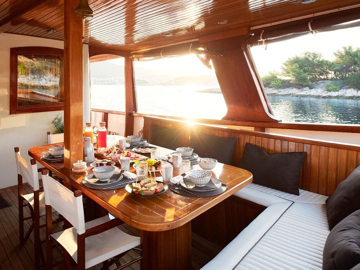 Outdoor dining area on board the motor yacht Cataleya in Croatia