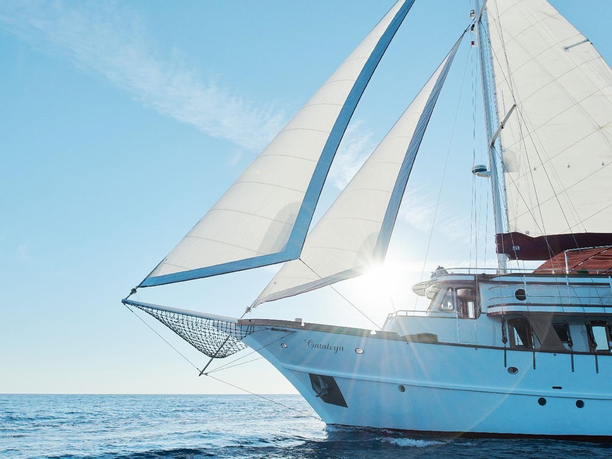 The motor yacht Cataleya in Croatia at full sail
