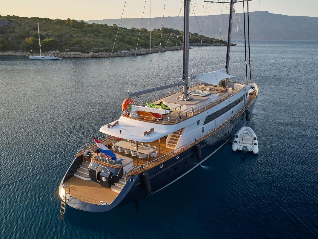 rear exterior view of the Dalmatino gulet in Croatia