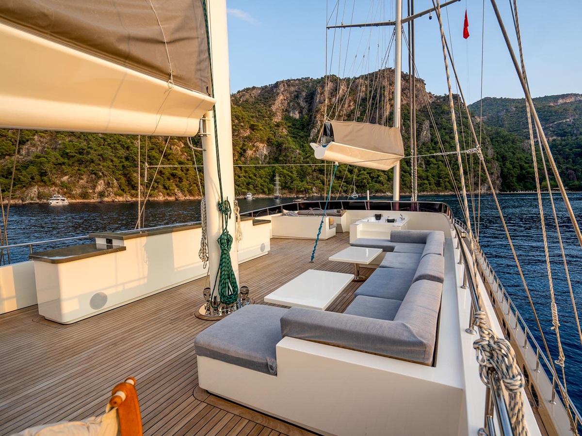 Alfresco lounge onboard the De Love luxury motor sailer in Turkey