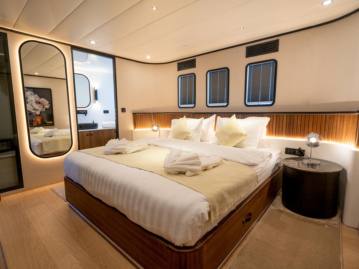 Double cabin onboard the De Love luxury motor sailer in Turkey