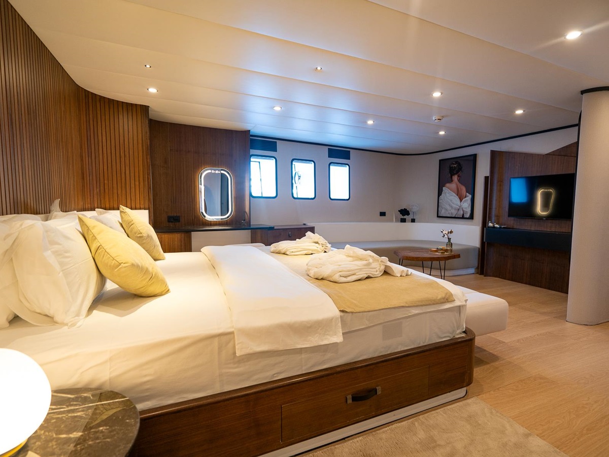 Main cabin onboard the De Love luxury motor sailer in Turkey