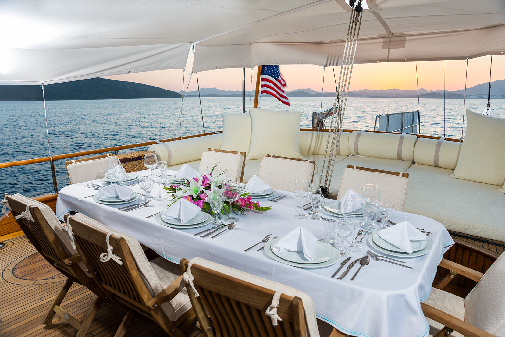 Dining on gulet Dea del Mare