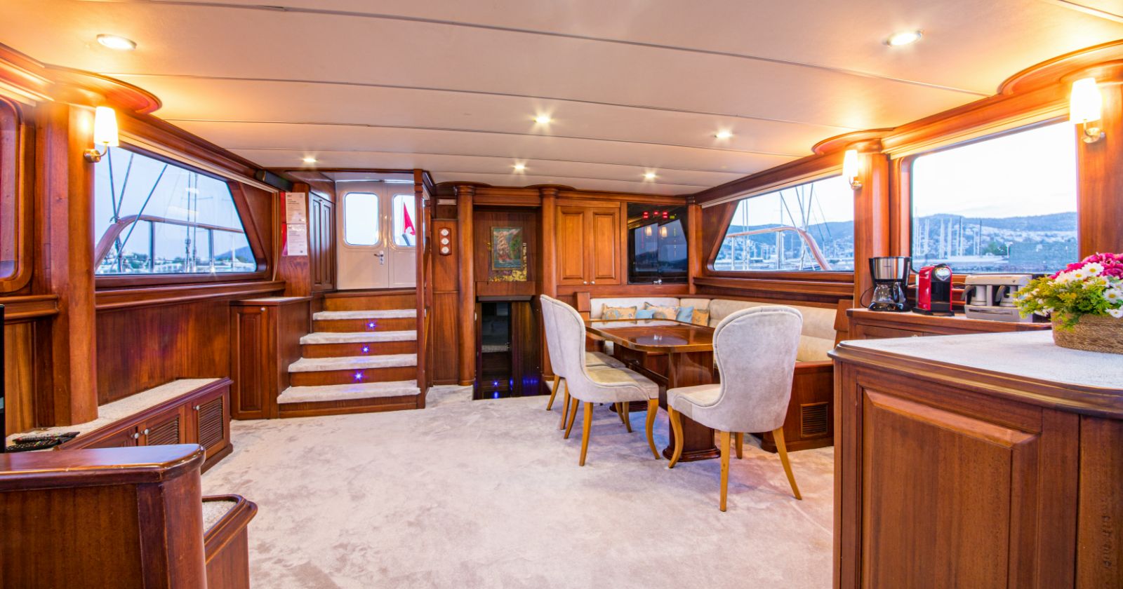 Saloon onboard the Dea Del Mare gulet in Turkey