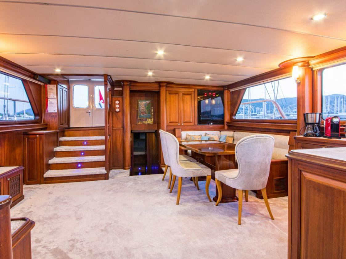 Saloon onboard the Dea Del Mare gulet in Turkey
