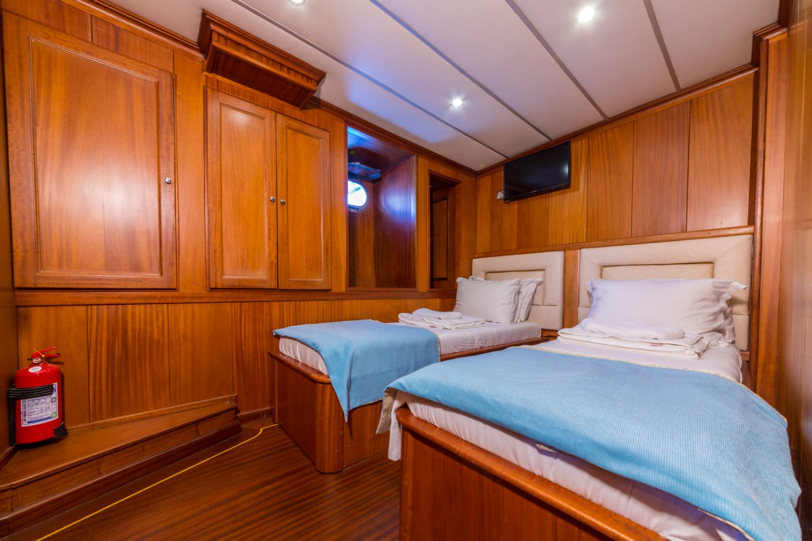 Twin cabin onboard the Dea Del Mare gulet in Turkey