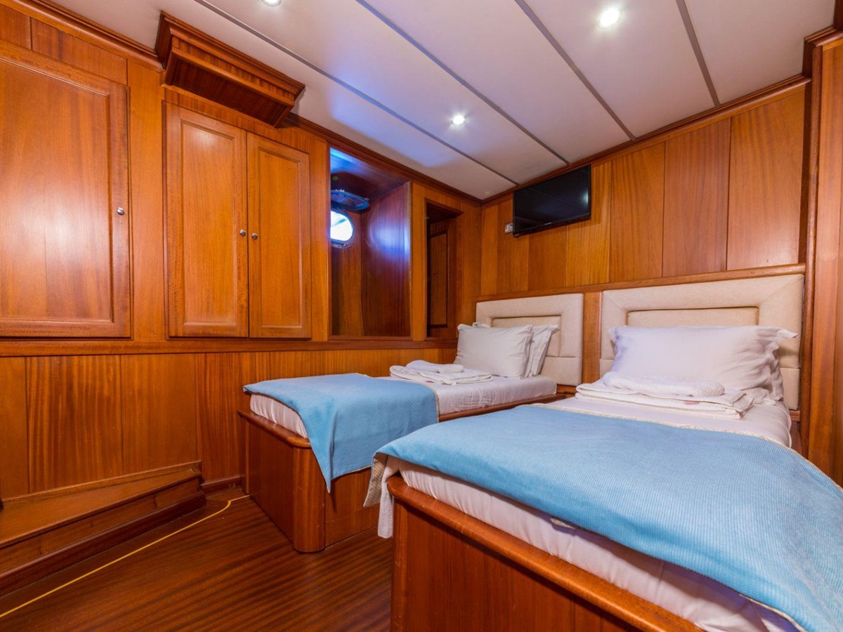 Twin cabin onboard the Dea Del Mare gulet in Turkey