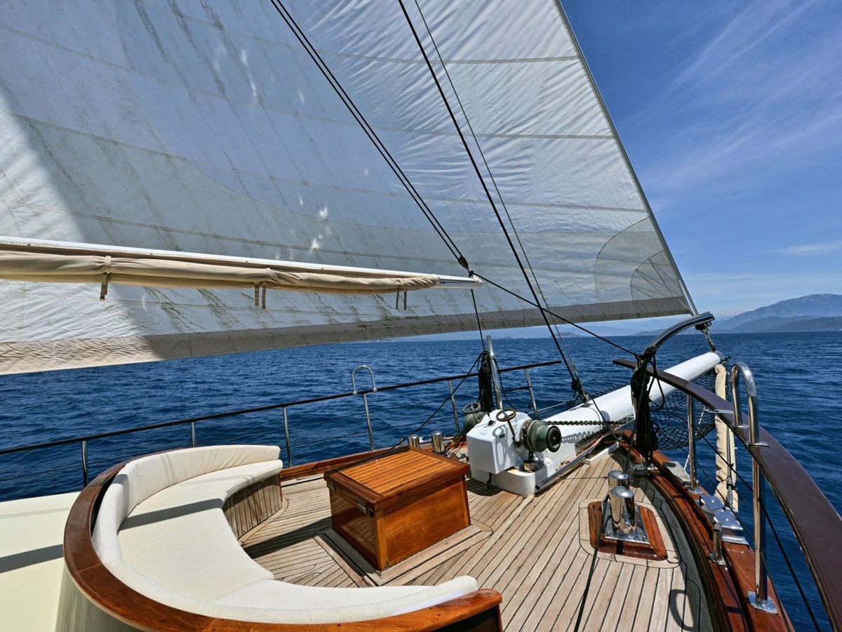 The bow of Derin Deniz