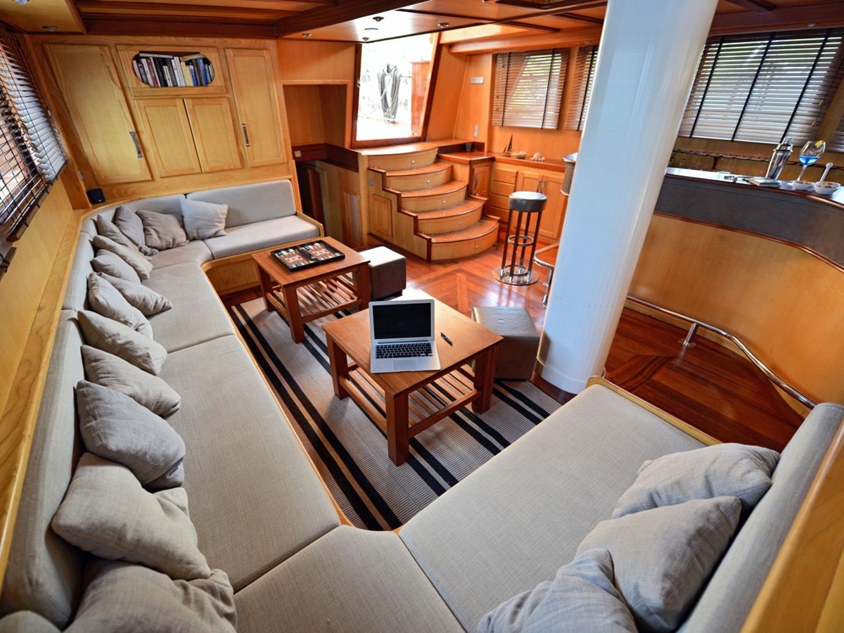 Plentiful seating on board Derin Deniz