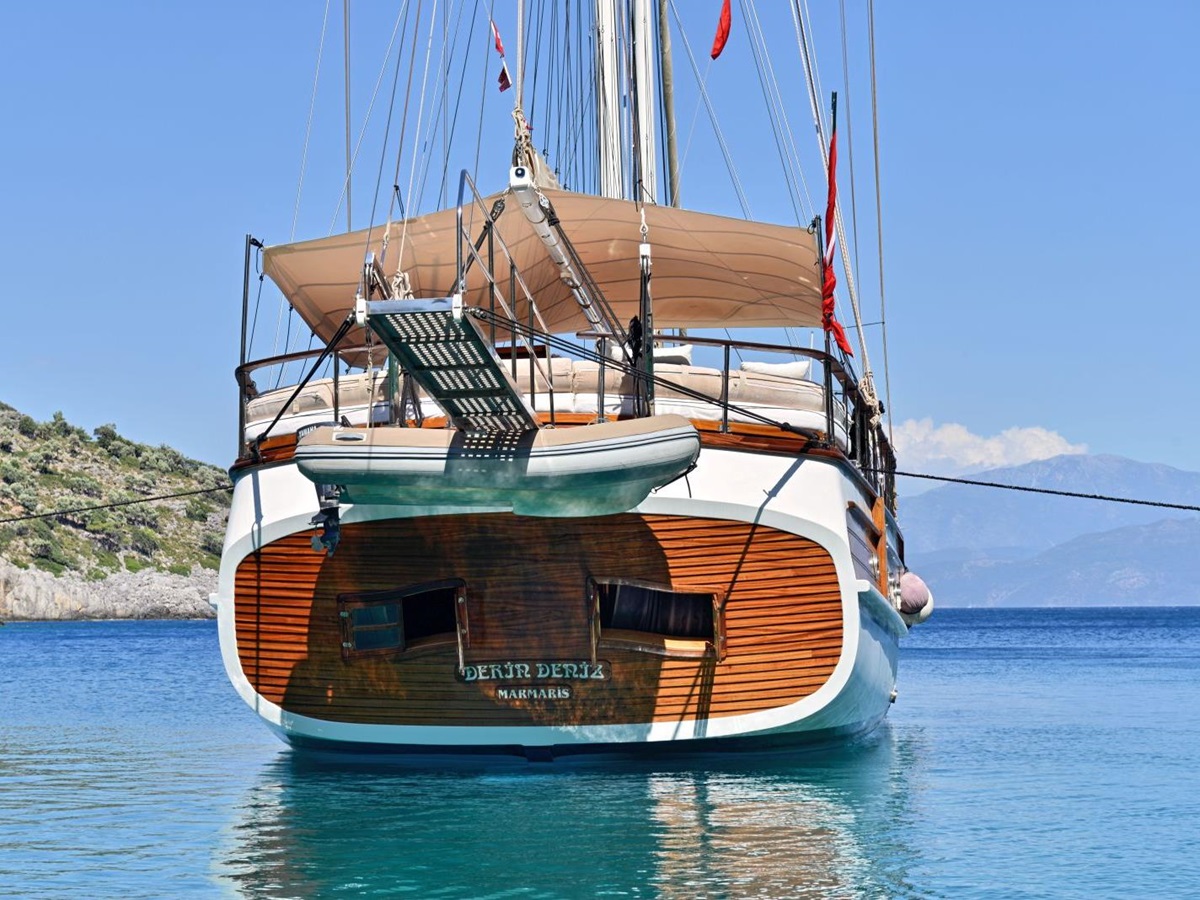 The stern of Derin Deniz in Turkey