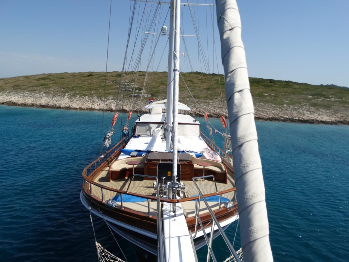 Bow of the Dolce Vita gulet in Croatia
