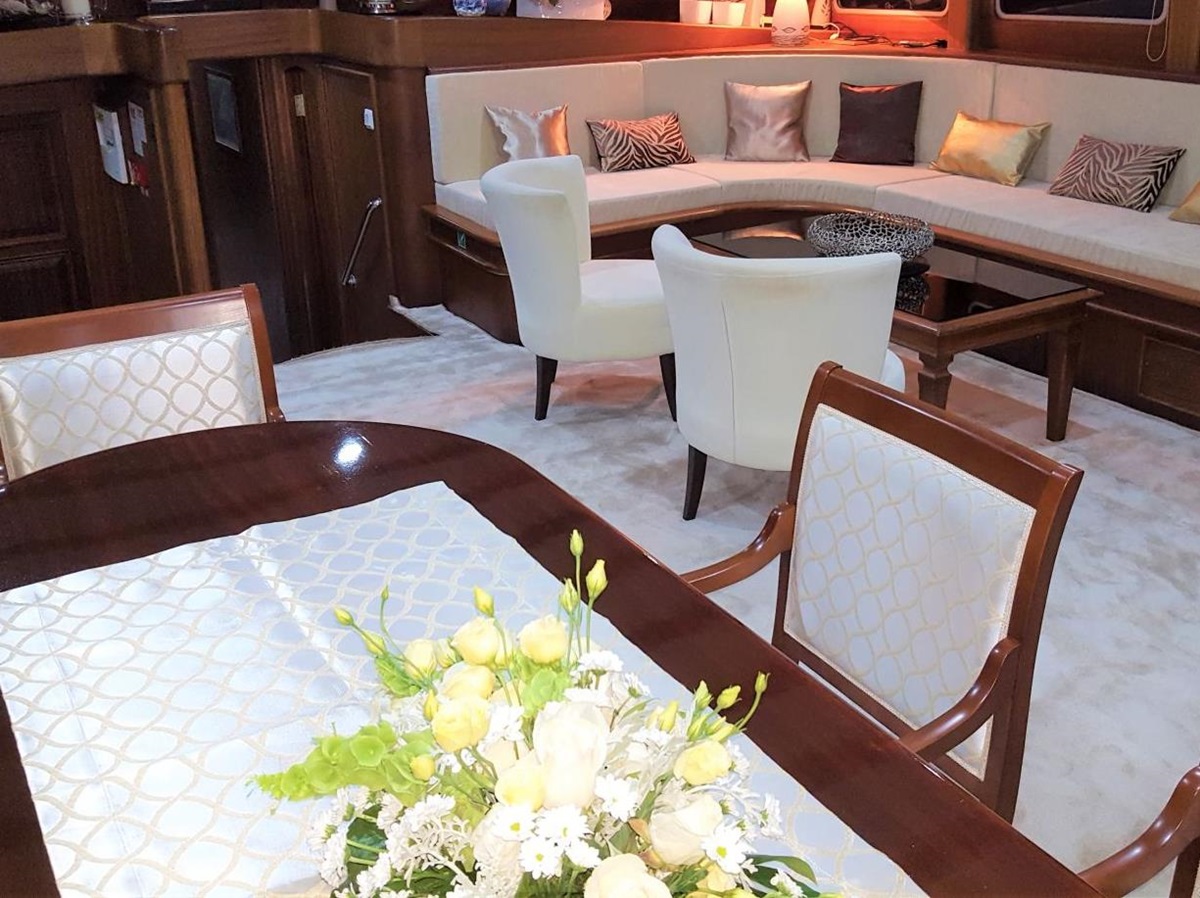 Lounge and dining area on board the Dolce Vita gulet in Croatia