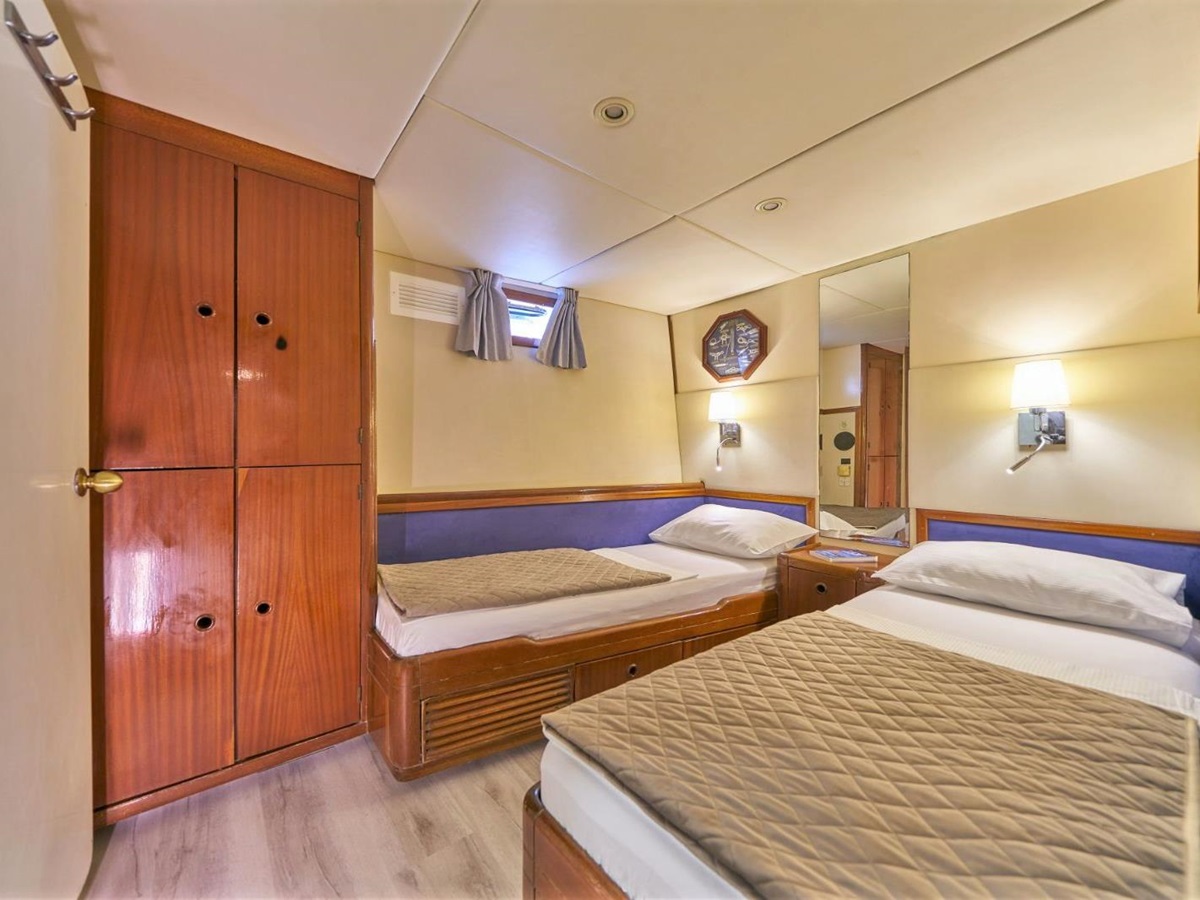 Twin cabin onboard the Fortuna gulet in Croatia