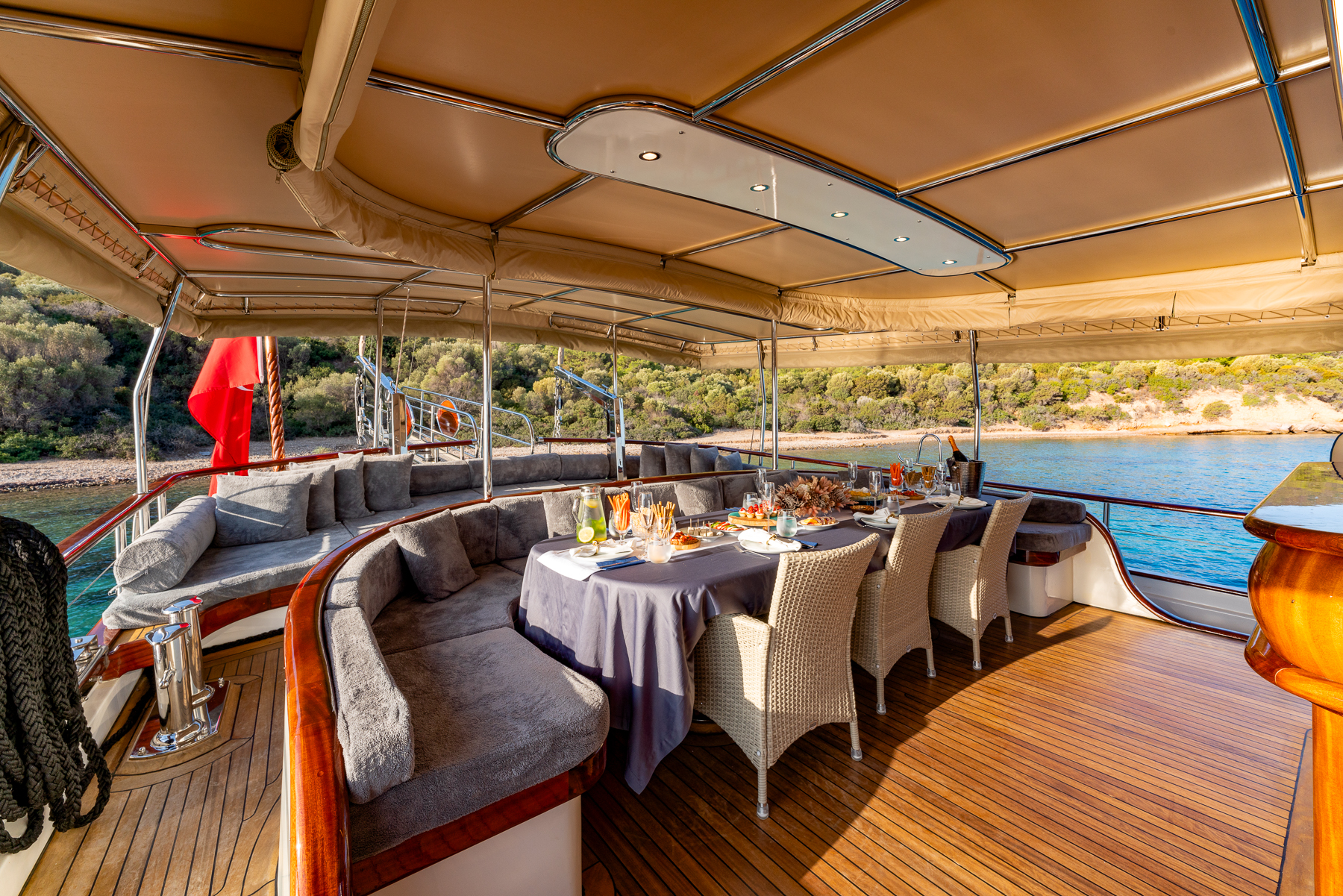 Alfresco dining and seating area onboard Gozdem the One luxury yacht in Turkey