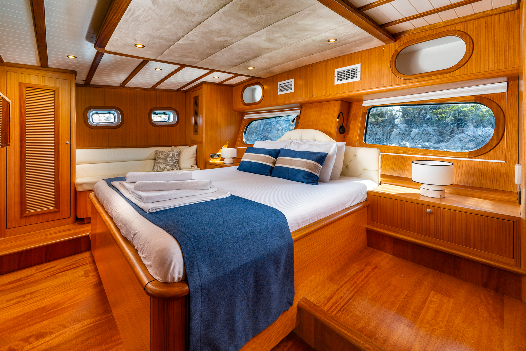 Main cabin onboard Gozdem the One luxury yacht in Turkey