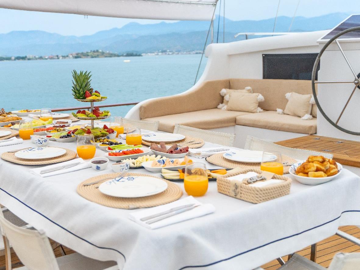 Outdoor breakfast on board the Happy Days gulet in Turkey