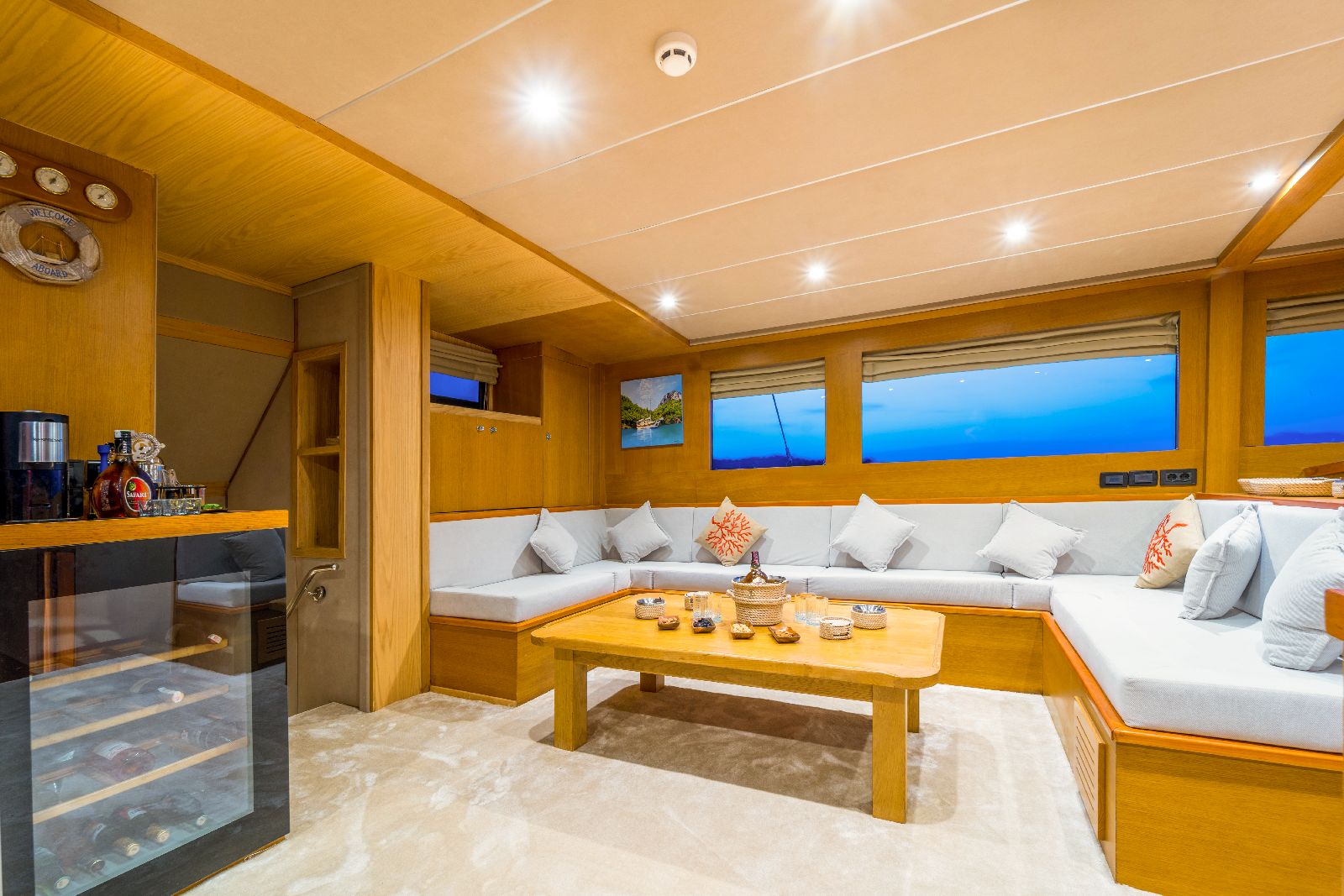 Comfortable saloon lounge on board the Happy Days gulet in Turkey
