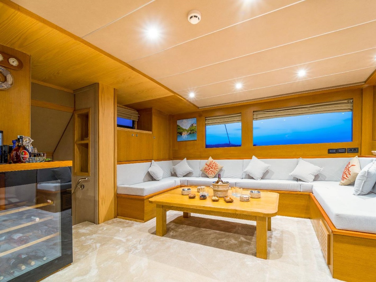 Comfortable saloon lounge on board the Happy Days gulet in Turkey