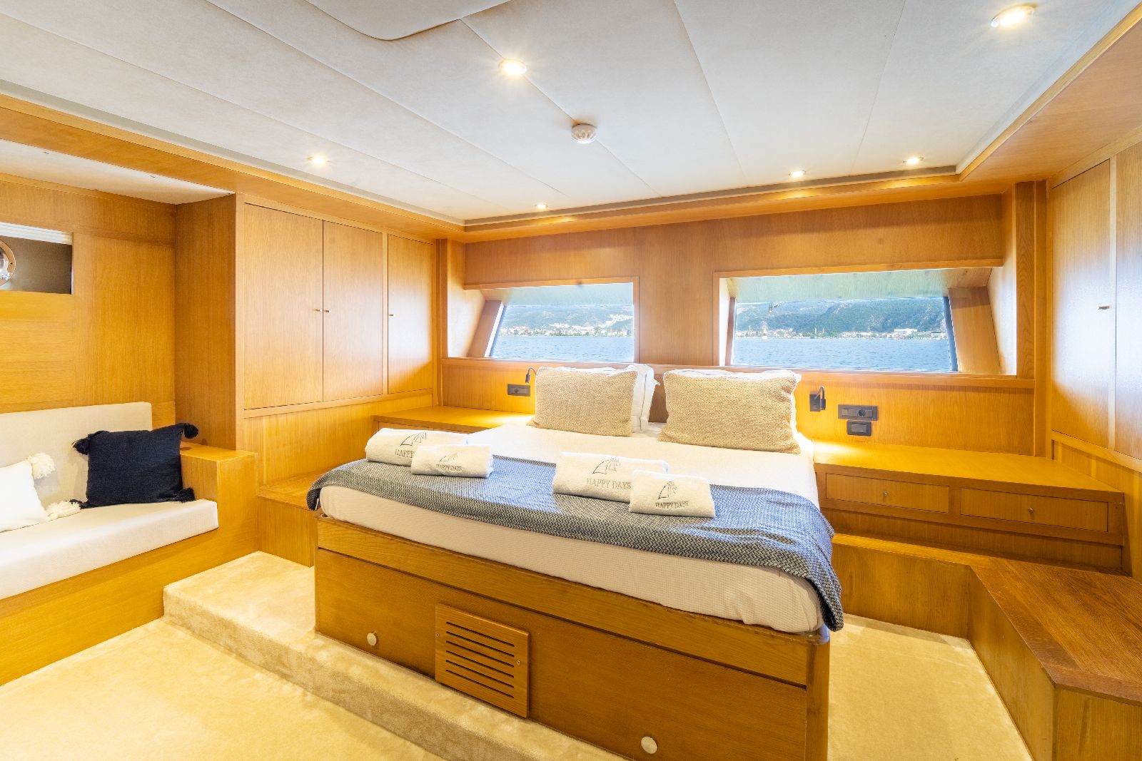 Spacious master cabin on board the Happy Days gulet in Turkey