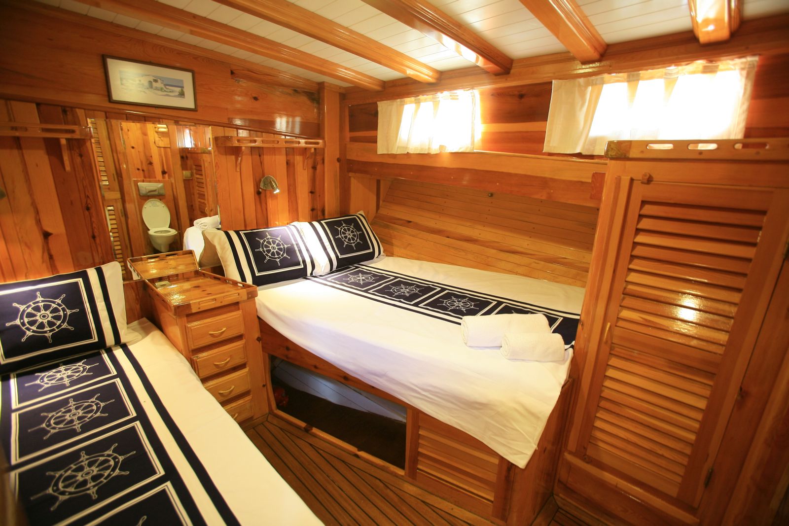 A cabin on boArd Kaya Guneri I