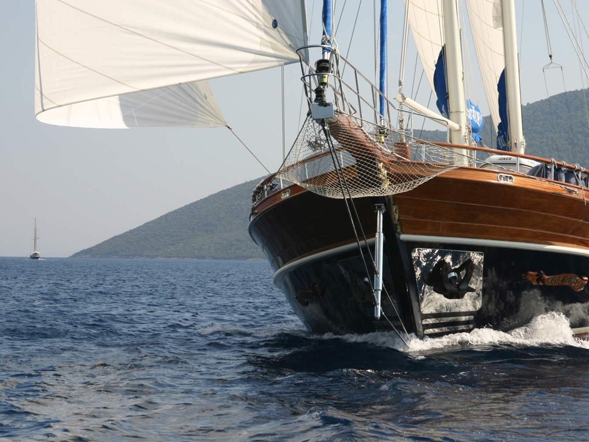 Kaya Guneri IV sailing
