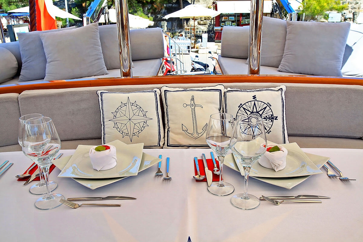 Table onboard Kaya Guneri Plus in Turkey
