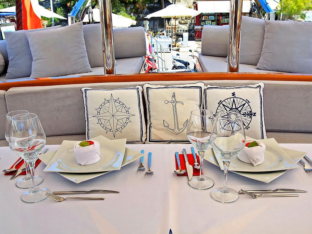 Table onboard Kaya Guneri Plus in Turkey