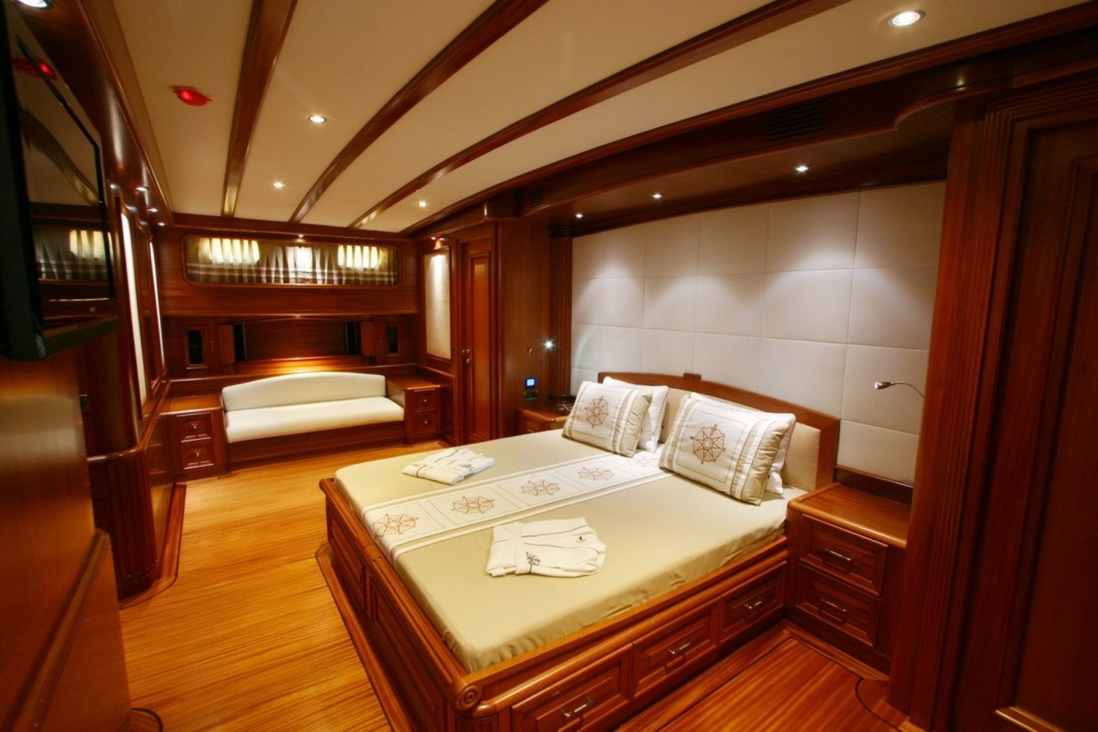 A double cabin on board Kaya Guneri V