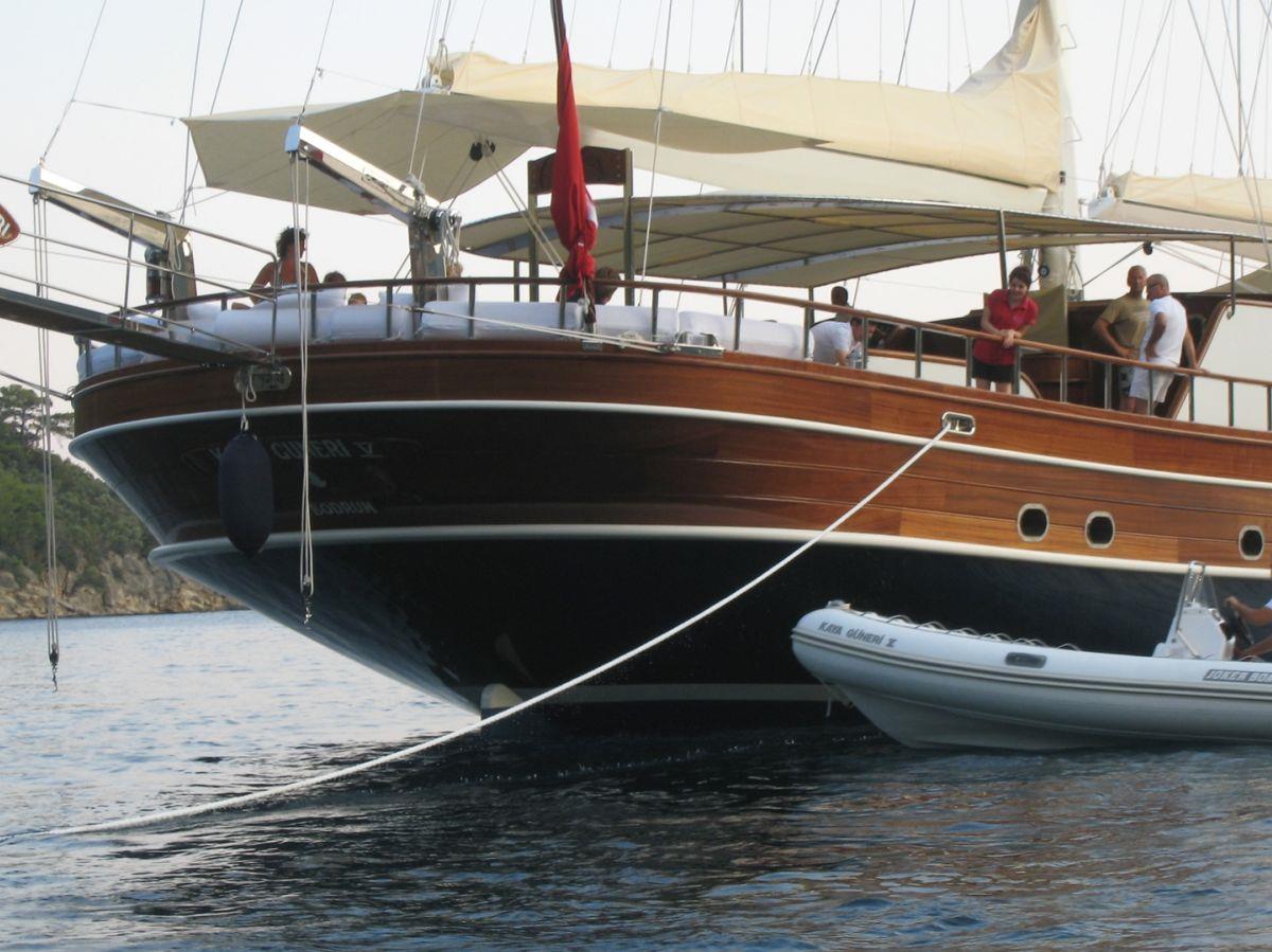 Kaya Guneri V and her dinghy