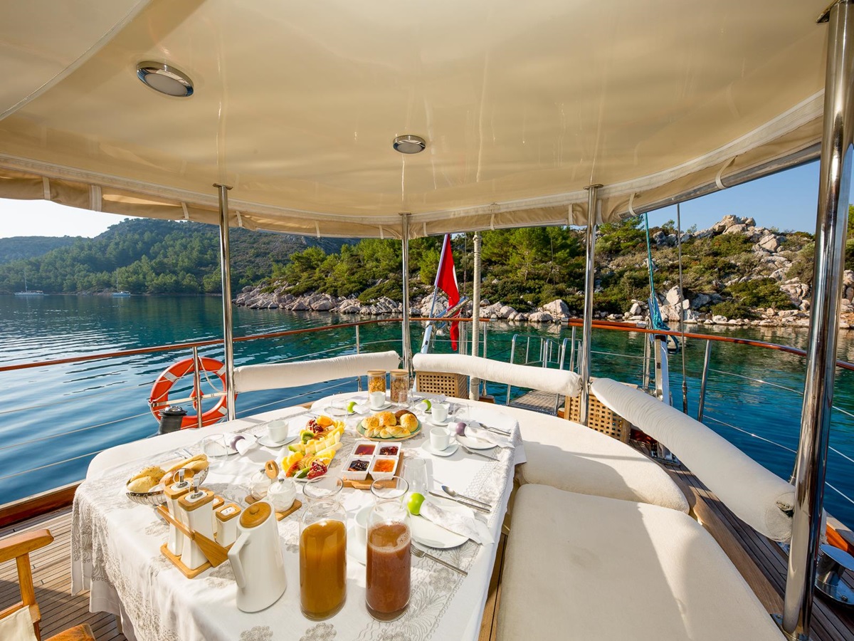 Dining table on the aft deck of Lady Freya luxury gulet in Turkey